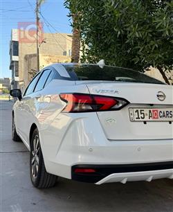 نيسان فيرسا